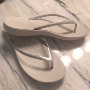 Fit flops white flip flops